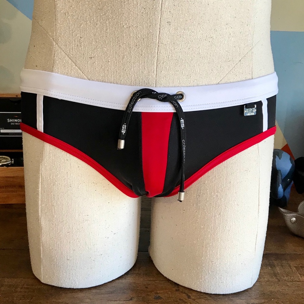 ES Collection Black & Red Enhancing Speedo
